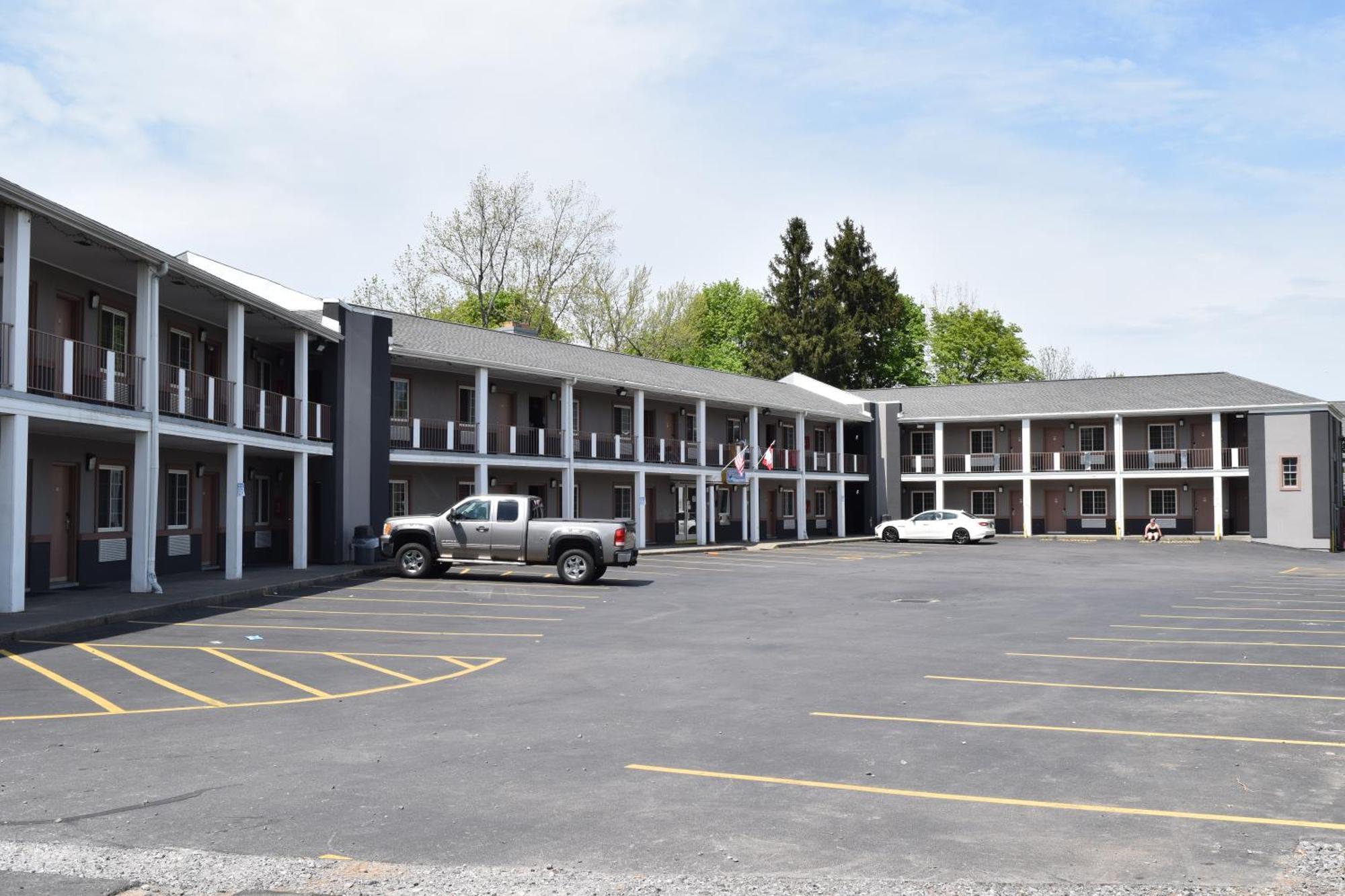 University Manor Inn Buffalo Exterior photo